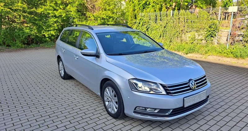 Volkswagen Passat cena 36900 przebieg: 197000, rok produkcji 2012 z Swarzędz małe 277